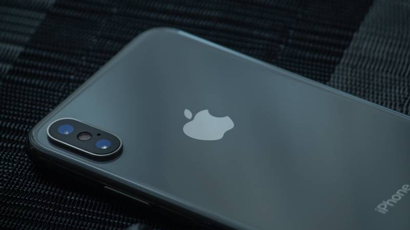 Boutique pour la réparation de l'iPhone XS Max avec une garantie allant jusqu'à un an hors casse et oxydation
